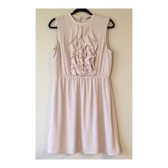 H&M Dresses & Skirts - LIKE NEW | H&M Cinched Waist Ruffle Dress H&M Dresses & Skirts - LIKE NEW | H&M Cinched Waist Ruffle Dress